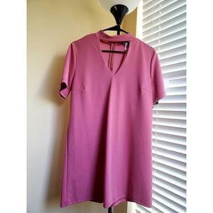 Short-sleeved short suit.